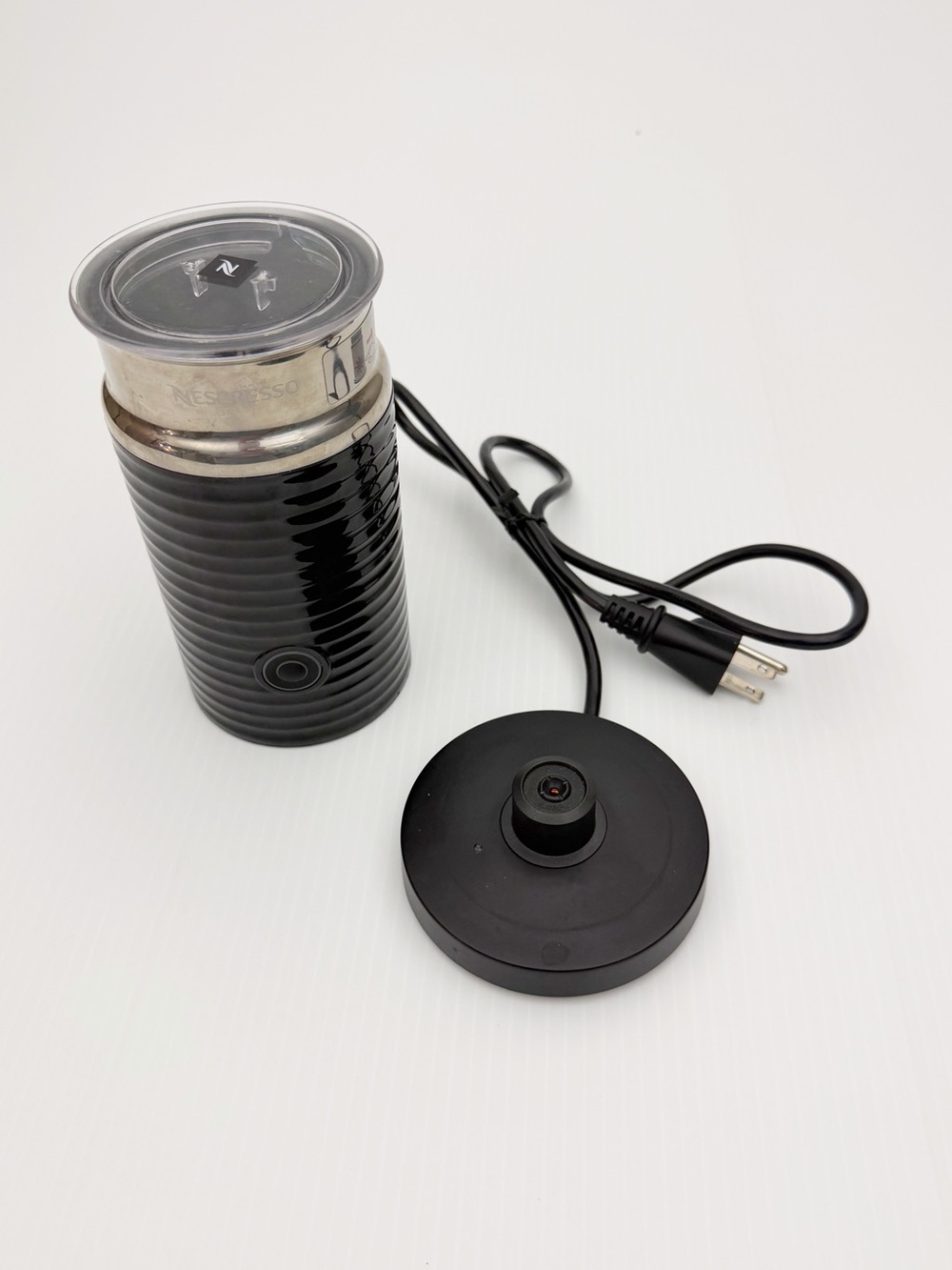 Nespresso Aeroccino 3 Electric Milk Frother Black Cappuccino Latte 3694